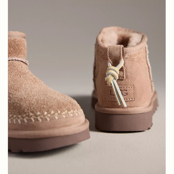 UGG® Classic Ultra Mini Biarritz - Picture 2 of 3